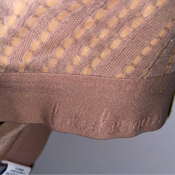 Lululemon bra D36 - Picture 2 of 4